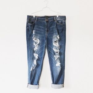 Distressed Girlfriend Stretch Jeans